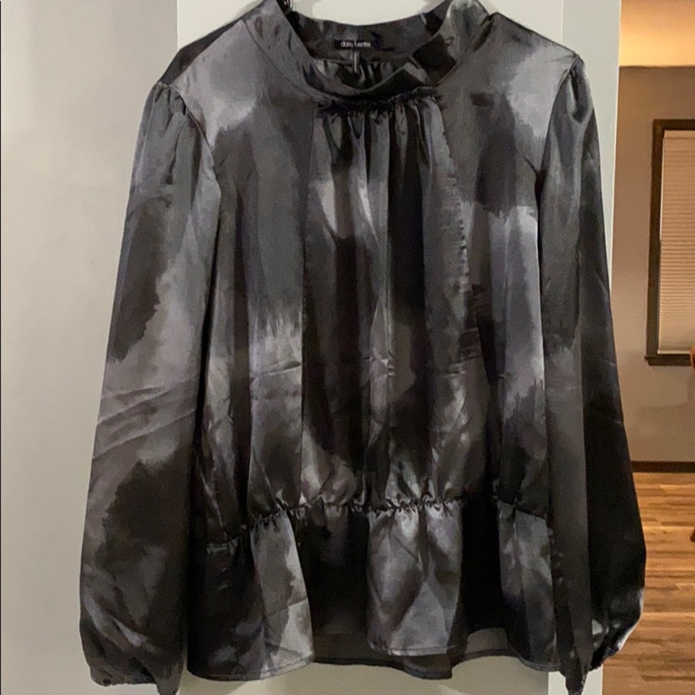 Daisy Fuentes Silky Shirt